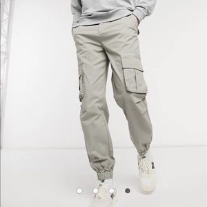 Skater fit cargo pants in light khaki